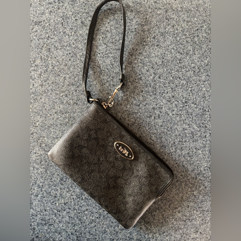 Black Coach Wristlet purse